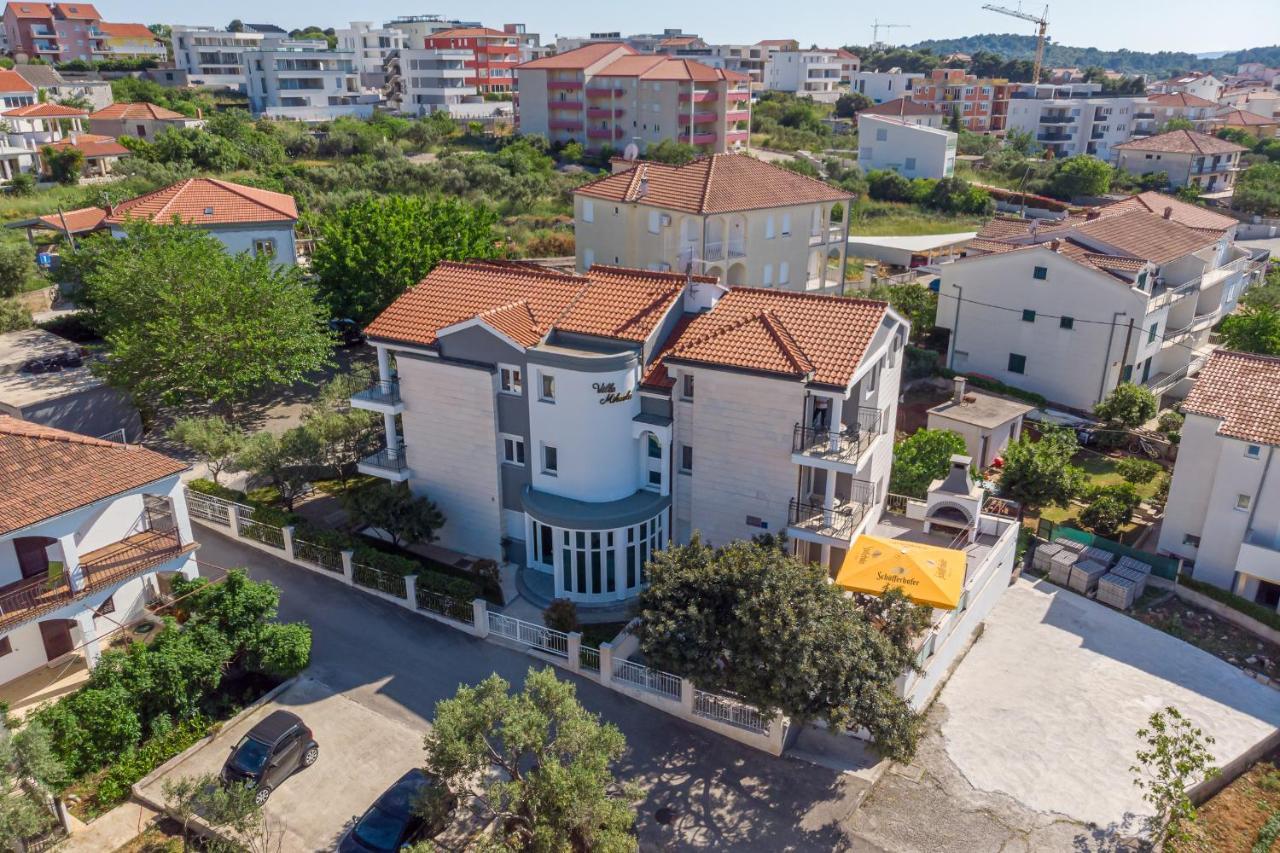 Island Resort Mihaela - Happy Rentals Trogir Buitenkant foto