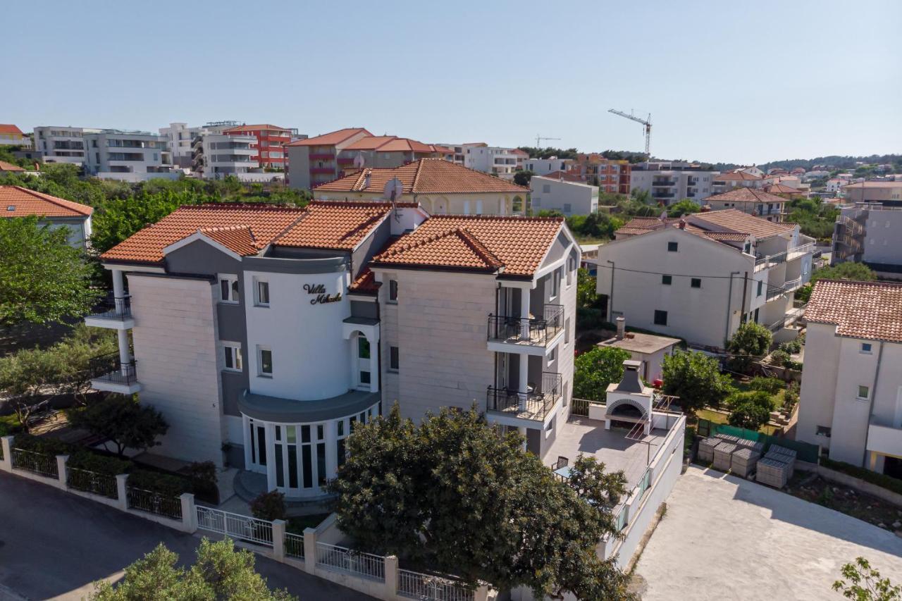 Island Resort Mihaela - Happy Rentals Trogir Buitenkant foto