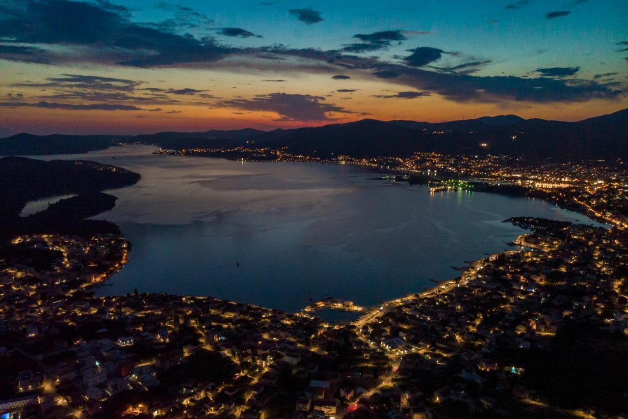 Island Resort Mihaela - Happy Rentals Trogir Buitenkant foto