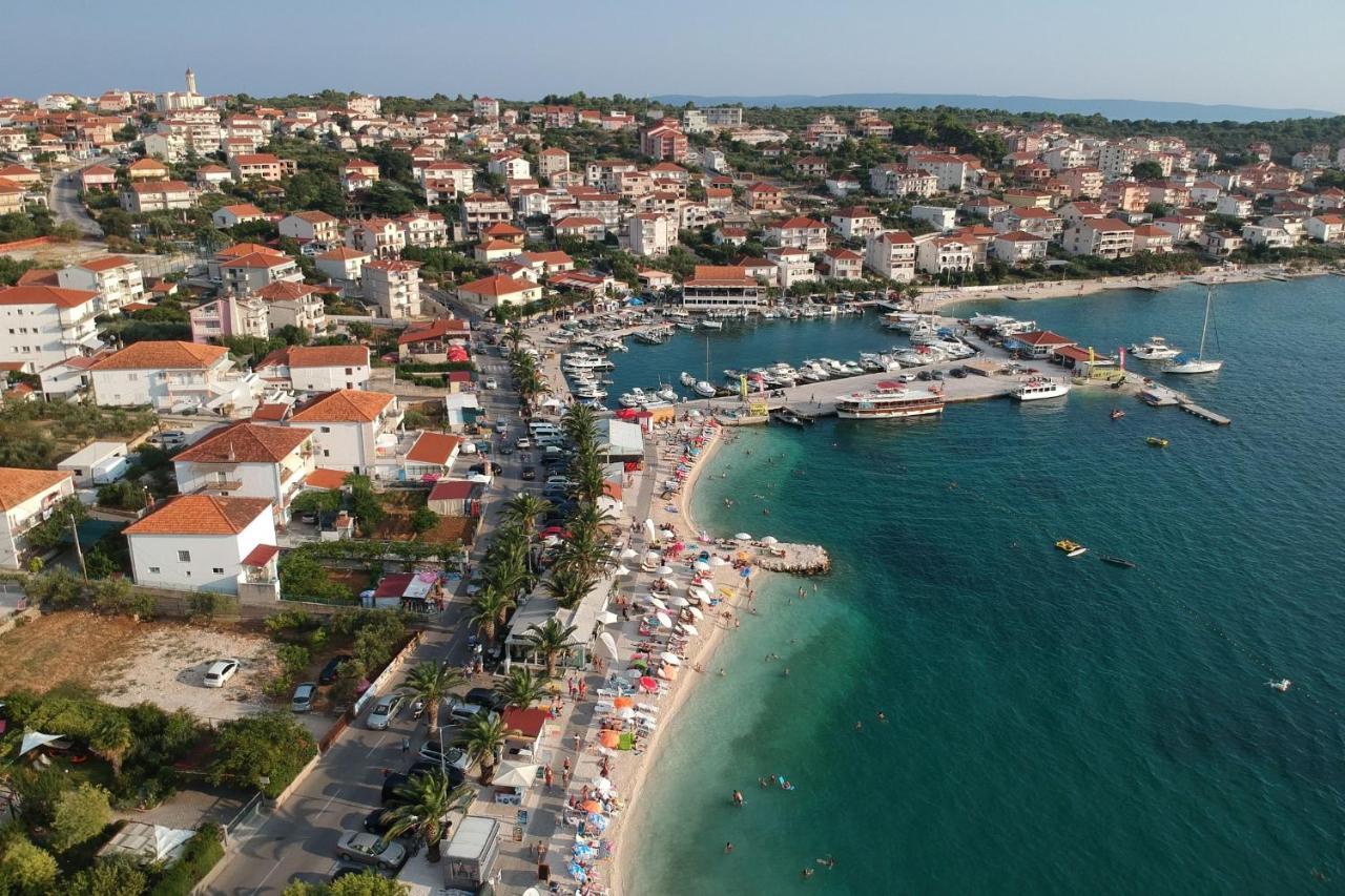 Island Resort Mihaela - Happy Rentals Trogir Buitenkant foto